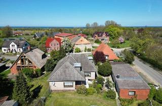 Haus kaufen in 24217 Schönberg, Schönberg (Holstein) - Ostseenahes Wohnen auf 212m², 4 Garagen und 1.347m² Grundstück