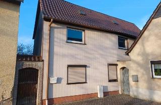 Einfamilienhaus kaufen in 06246 Bad Lauchstädt, Bad Lauchstädt - Kleines sanierungsbedürftiges Einfamilienhaus