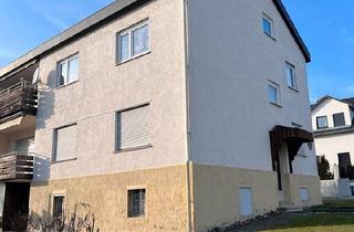 Haus kaufen in 74343 Sachsenheim, Sachsenheim - Zweifamilienhaus mit zwei Garagen und Gewölbekeller