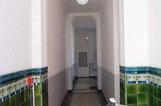 Wohnung kaufen in Waldhofstraße 119, 47800 Bockum, 2-Zimmer-Eigentumswohnung mit Gartenstück in begehrter Lage von Krefeld-Bockum