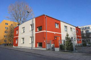 Wohnung kaufen in 04315 Neustadt-Neuschönefeld, Lichtdurchflutete 1-Raum-Wohnung mit Stellplatz & Einbauküche in zentraler Lage
