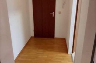 Wohnung mieten in Reinholdstraße 11, 47137 Mittelmeiderich, Die Wohnung liegt in der 1. Etage eines Mehrfamilienhauses. Sie ist wie folgt aufgeteilt: