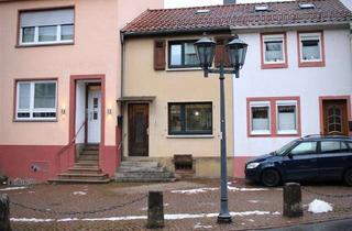 Haus kaufen in 69250 Schönau, Charmantes Reihenmittelhaus mit Garten, Scheune & Garage – direkt am Marktplatz in Schönau