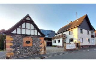 Haus kaufen in 63695 Glauburg, Einzigartiges, besonderes Anwesen: 1-2 FH, Scheune, Garten, Hof, Balkone