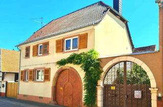 Haus kaufen in 67483 Edesheim, Großzügiges Winzerhaus mit Innenhof und Garten!.