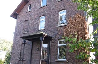 Haus kaufen in 51645 Gummersbach, MFH gepflegt : 3 WE vermietet, 2 Garagen + 1 Stellplatz, 1 Balkon - prov.-frei