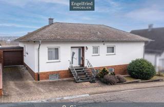 Haus kaufen in 55469 Simmern, Großzügiger Bungalow mit Garage, möglicher Einliegerwohnung und pflegeleichter Grünfläche