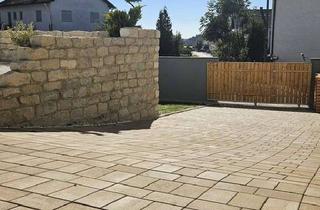 Haus kaufen in 85095 Denkendorf, Neuwertige DHH mit Garage