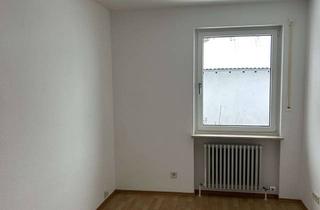 Haus mieten in Erich-Kästner-Weg, 90471 Langwasser, Bungalow in Form eines Gartenhof-Hauses mit vielen Highlights in Nürnberg Langwasser