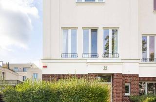 Anlageobjekt in Magnolienring 30, 14199 Berlin, ***Lichtdurchflutetes Reiheneckhaus mit Terrasse, Garten & Carport, ausgebautem Keller, 5 Zimmer***