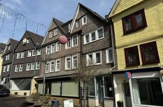 Anlageobjekt in Hauptstraße 72, 35708 Haiger, Historisches Wohn- und Geschäftsgebäude mit Stellplatzanlage
