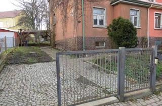 Einfamilienhaus kaufen in 08412 Werdau, Stilvolles Einfamilienhaus (DHH) mit Zufahrt, Carport und Hausgarten in beliebter Wohnlage von Werdau zu verkaufen! Das Haus steht auf der Denkmalliste der Stadt.