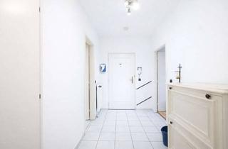 Wohnung kaufen in 25421 Pinneberg, Geräumige Wohnung mit Loggia und herrlichem Ausblick – ideal für Paare , Familien und Anleger