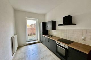 Wohnung mieten in Doktor-Külz-Straße 18, 01589 Riesa, Charmante 2-Raum-Wohnung mit Einbauküche & Terrasse