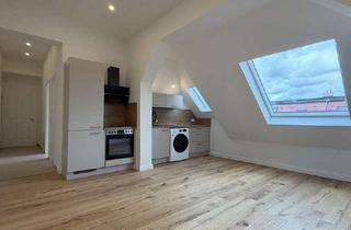 Wohnung mieten in Ebersstraße 58, 10827 Schöneberg, Neubau im Altbau - Lichtdurchflutete Dachgeschosswohnung in Berlin-Schöneberg