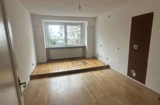 Wohnung mieten in Königsbergerstr. 38, 42277 Wuppertal, Großzügige Dachgeschosswohnung mit 4 Zimmern – renovierungsbedürftig. Sofort beziehbar.