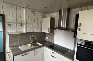 Wohnung mieten in Osloer Weg 92, 67069 Pfingstweide, Helle 4,5-Zimmer Wohnung im 3. OG mit Balkon in Ludwigshafen-Pfingstweide