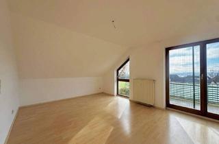 Wohnung kaufen in 88662 Überlingen, Überlingen - Sofort vermietbare 3-Zimmer-Dachgeschosswohnung mit Balkon