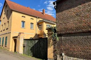Haus kaufen in 06679 Hohenmölsen, Hohenmölsen - Großer 4 Seitenhof mit zwei Häusern
