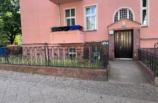 Wohnung kaufen in 12109 Berlin, Berlin - Zwei charmante Souterrainwohnungen im Herzen von Berlin-Mariendor