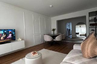 Wohnung kaufen in 80807 München, München - Renovierte 3 Zimmer Wohnung - Garage, Küche, Kellerabteil inkl.