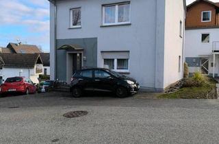 Mehrfamilienhaus kaufen in 56424 Mogendorf, Mogendorf - Dreifamilienhaus in Staudt