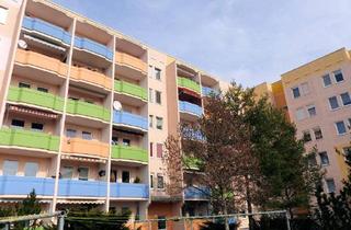 Wohnung kaufen in 01662 Meißen, Langjährig vermietete Dreiraumwohnung mit Balkon in Meißen rechts