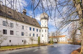 Wohnung kaufen in 84419 Schwindegg, Schlosswohnung mit herrschaftlichem Charme