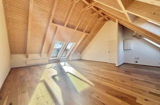 Wohnung kaufen in 86169 Lechhausen, Raum, Licht, Leben – 3 Zimmer im Dachgeschoss