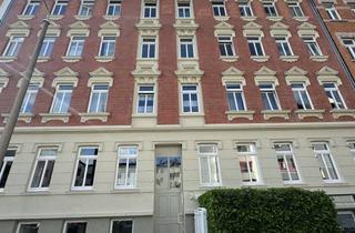 Wohnung kaufen in Magdeburger Str. 19, 04155 Gohlis-Süd, Klein aber fein frisch Renovierte 3Z Dachgeschoss in Göhlis