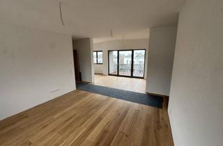 Wohnung mieten in Ziegelbergweg, 72202 Nagold, Luxuriöse 4-Zimmer-Neubau-Wohnung mit 110 m² und Terrasse/Balkon in Nagold