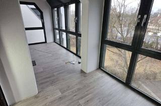 Wohnung mieten in 90449 Röthenbach b Schweinau, Freie 2-Zimmer-Wohnung mit Wintergarten und TG Stellplatz Nähe Steiner Schloss