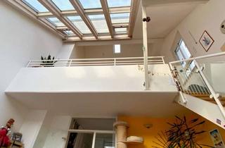 Wohnung mieten in 90491 Erlenstegen, Außergewöhnliche 2,5-Zimmer Maisonette-Wohnung im 3. OG mit Balkon in Nürnberg-Erlenstegen