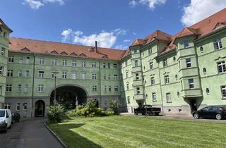 Wohnung mieten in Lutherplatz, 06110 Lutherplatz, Wohnung mit EBK vom Vormieter