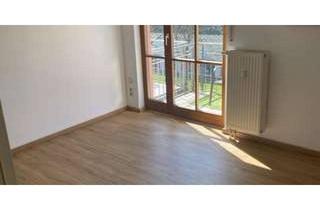 Wohnung mieten in Uhlandstraße 11, 83024 West, 1-Zimmer Wohnung mit Balkon und Garage in Rosenheim-West