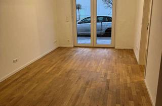 Wohnung mieten in Bahnhofstraße 61b, 12555 Köpenick, Kleine 2-Zimmer-Wohnung mit Terrasse, Einbauküche und Duschbad.