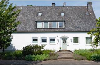 Villa kaufen in 47259 Huckingen, Elegante 10-Zi-Villa am Remberger See/Golfplatz! Indoor-Pool. Doppelgarage. Einlieger.