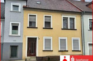 Haus kaufen in 66386 St. Ingbert, Reihenmittelhaus mit großem Grundstück