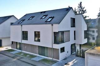 Einfamilienhaus kaufen in 70825 Korntal-Münchingen, Luxus-Doppelhaushälfte in toller Aussichtslage mit Einfamilienhaus-Charakter (rechte Hälfte)