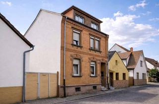 Mehrfamilienhaus kaufen in 67065 Mundenheim, Gepflegtes Mehrfamilienhaus mit drei Wohneinheiten, Balkonanlage und Garten