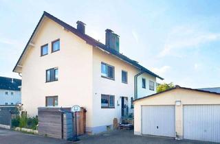 Doppelhaushälfte kaufen in 88074 Meckenbeuren, Attraktive Doppelhaushälfte in Meckenbeuren mit Einliegerwohnung, zwei Garagen und zentraler Lage