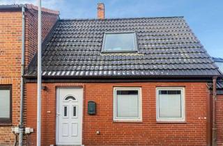 Haus mieten in 23769 Fehmarn, Zentral & Ruhig: Renovierte Doppelhaushälfte in Burg – Ideal für Singles und Paare