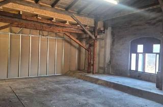 Lager mieten in Am Eiswurmlager 17, 01189 Plauen, Lager im DG mit großem Lastenaufzug zu fairem Preis