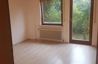 Wohnung mieten in Egerlandstr. 59, 82538 Geretsried, 2.5-Zimmer-EG-Wohnung mit Terrasse, Einzelgarage und EBK