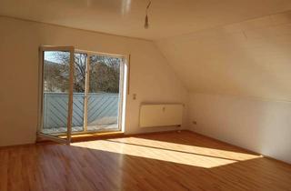 Wohnung mieten in In Der Sommerbach 44, 56368 Klingelbach, Geräumige 4-Zimmer Dachgeschosswohnung mit Balkon in Klingelbach