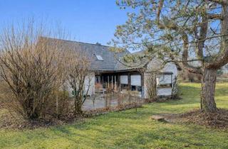 Haus kaufen in 31199 Diekholzen, Attraktives Zweifamilienhaus mit viel Potenzial in ruhiger Lage