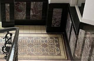 Anlageobjekt in 86150 Innenstadt, DENKMALGESCHÜTZTES WOHN- UND GESCHÄFTSHAUS MIT VIEL POTENZIAL IN PROMINENTER LAGE