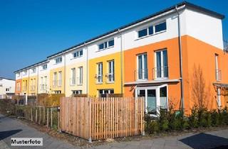 Doppelhaushälfte kaufen in 47802 Krefeld, 1/2 Anteil - Doppelhaushälfte