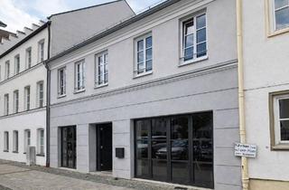 Wohnung kaufen in 84140 Gangkofen, Gangkofen - Wohn- und Geschäftshaus mit 2 Wohnungen und 1 Gewerbeeinheit