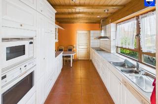 Einfamilienhaus kaufen in 71065 Sindelfingen, Sindelfingen - Großzügiges Einfamilienhaus mit Galerie, Wintergarten, uvm.